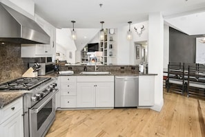 Unclassified image, 5 of 59, button - Charlie's Slopeside: Ski-In/Out Penthouse, Sleeps 12, 3,040 Sq Ft, AC, BC Village, Walk Everywhere (Beaver Creek)