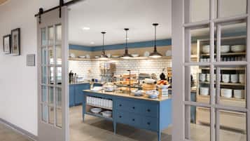 Free daily continental breakfast
