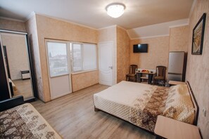 1 bedroom, individually decorated, free WiFi, bed sheets