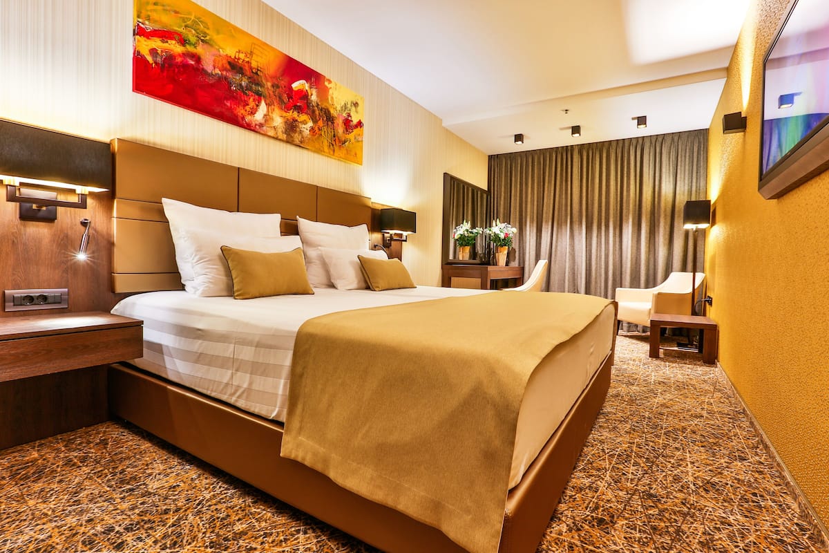 Superior-Zimmer, 1 King-Bett, Meerblick | 1 Schlafzimmer, hochwertige Bettwaren, Betten mit Memory-Foam-Matratzen