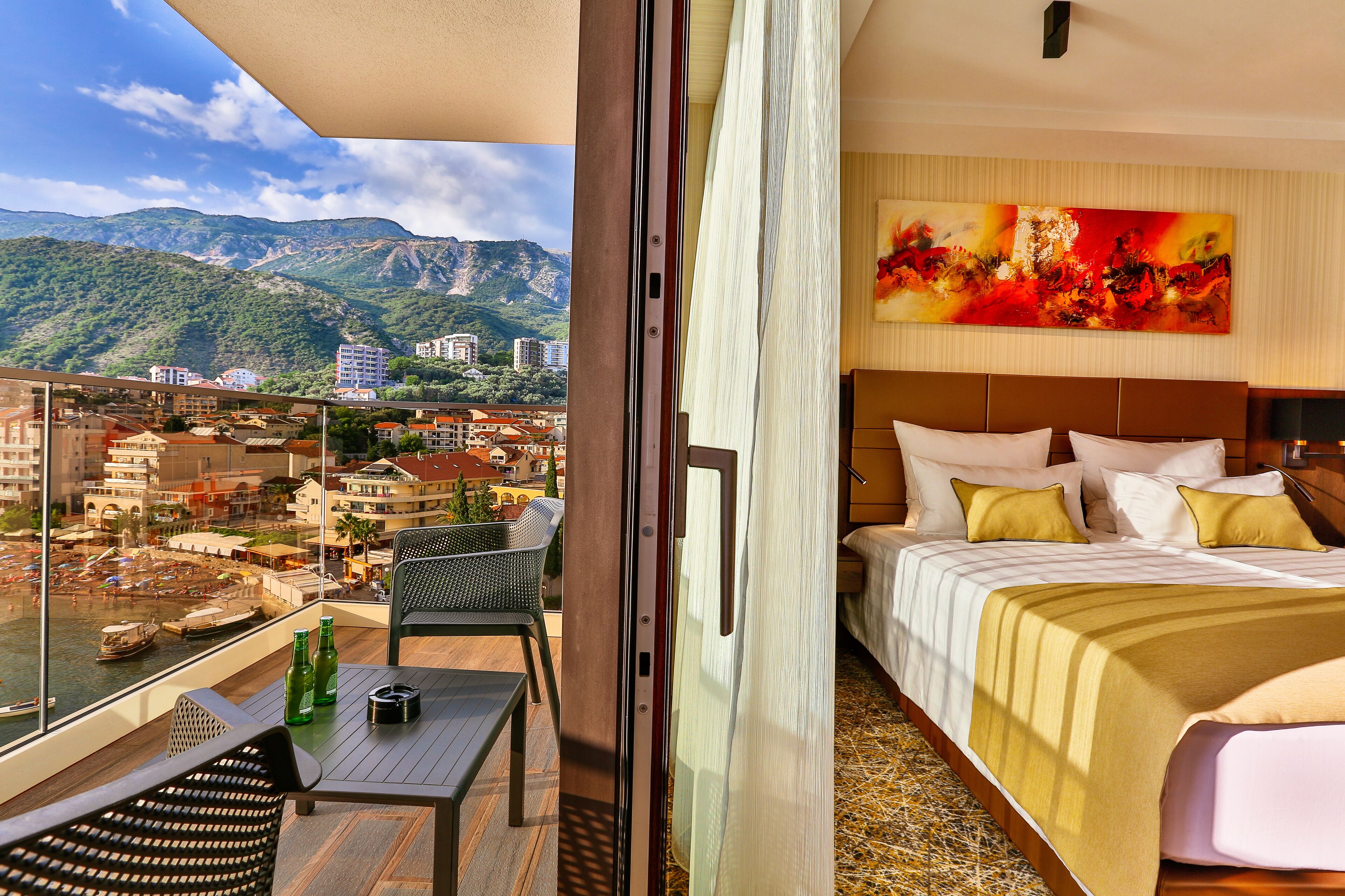 premium double room, 1 king bed, sea view | 1 bedroom, premium bedding, memory-foam beds, minibar