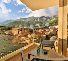 Premium Double Room, 1 King Bed, Sea View | Premium bedding, memory foam beds, minibar, in-room safe