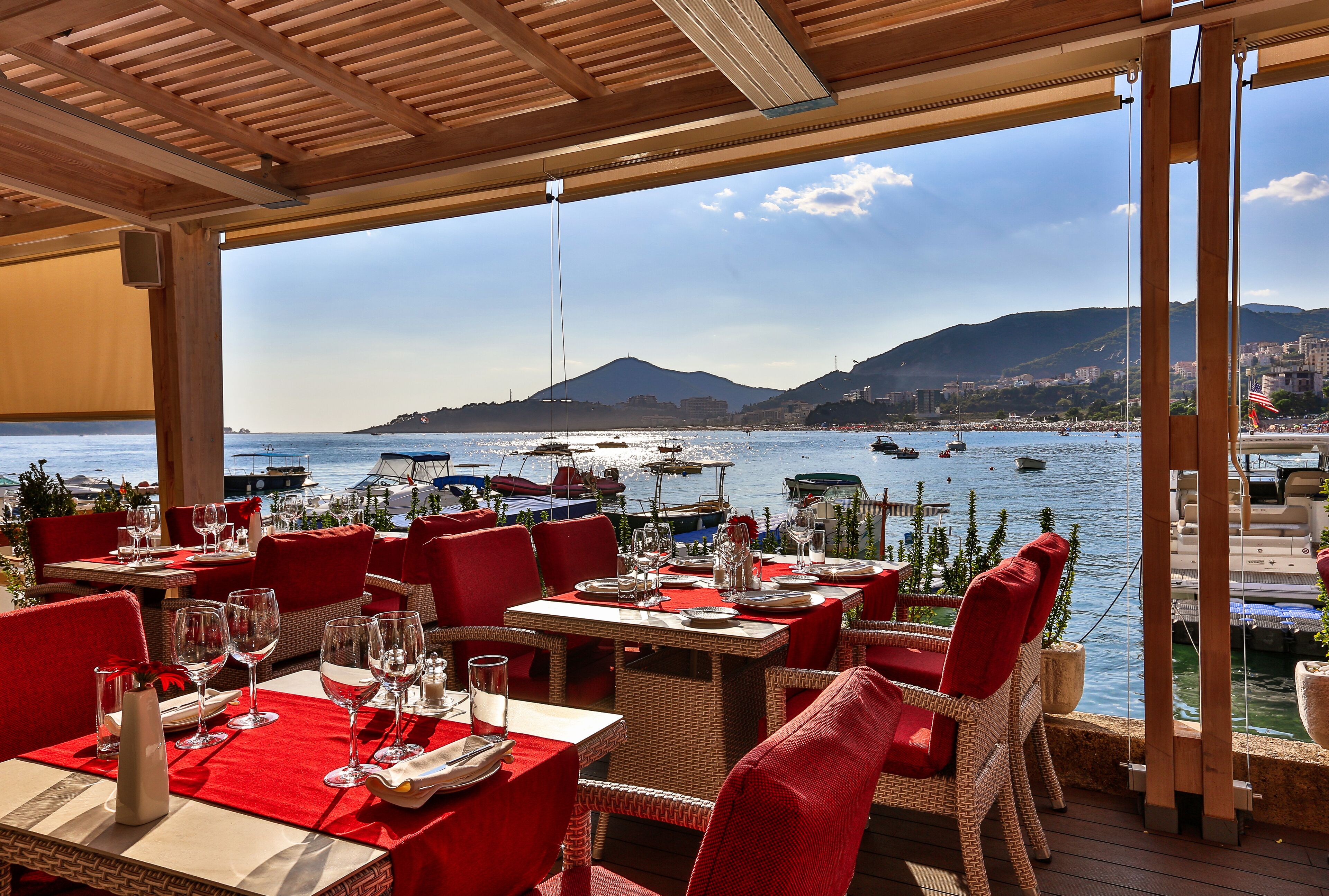 breakfast, lunch and dinner served