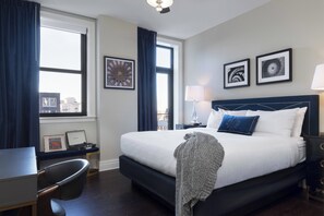 Pillow-top beds, minibar, in-room safe, desk - Hotel Saint Louis, Autograph Collection (St. Louis)