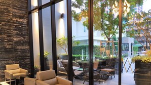 Unclassified image, 2 of 148, button - Sukhumvit In The Park BTS PhromPhong (Bangkok)