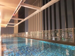 Infinity pool