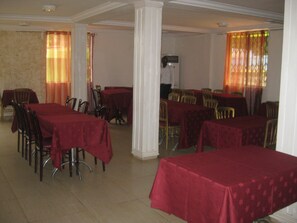 Café da manhã, almoço e jantar