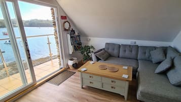 Cottage | Living area