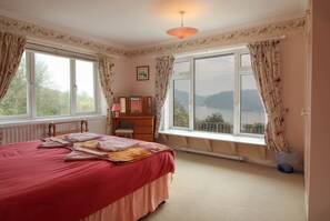 Cottage | Interior - Seagulls (Truro)