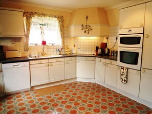 Cottage | Interior