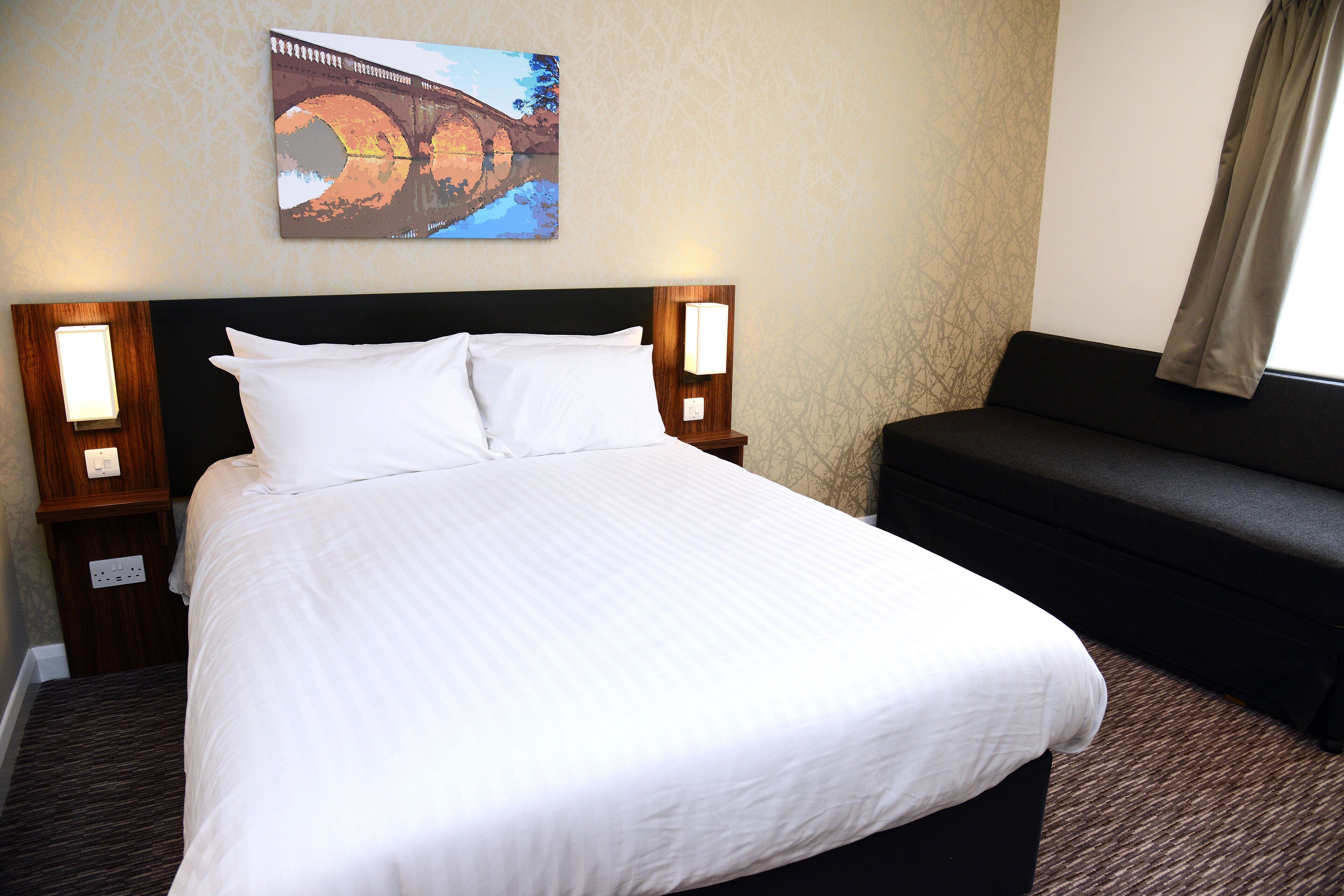 Family Room | Desk, iron/ironing board, free WiFi, bed sheets