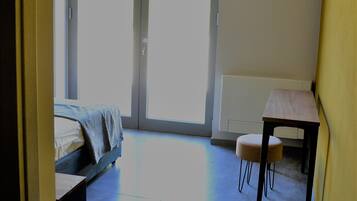 Desk, free cots/infant beds, free WiFi, bed sheets