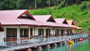 Family room (Free Boat Transfer - Round Trip)