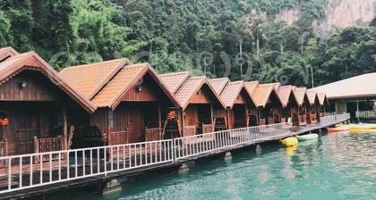 Saichol Floating Resort