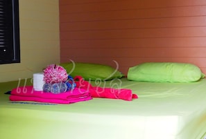 Standard House Bungalow, Shared Bathroom (Free Boat Transfer - Round Trip) - Saichol Floating Resort (Ban Ta Khun)