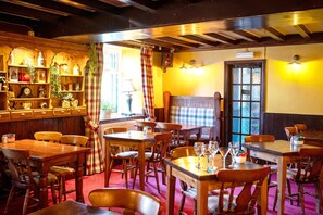 Restaurant - Ye Olde Cheshire Cheese Inn (Hope Valley)