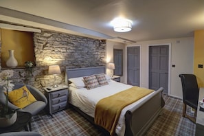 Habitación doble Premium, baño en la habitación | Camas con efecto memoria, wifi gratis y ropa de cama 