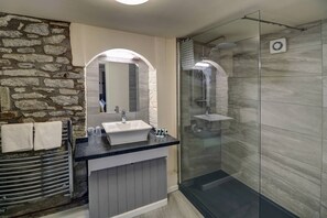 Chambre Double Premium, salle de bains attenante | Salle de bain