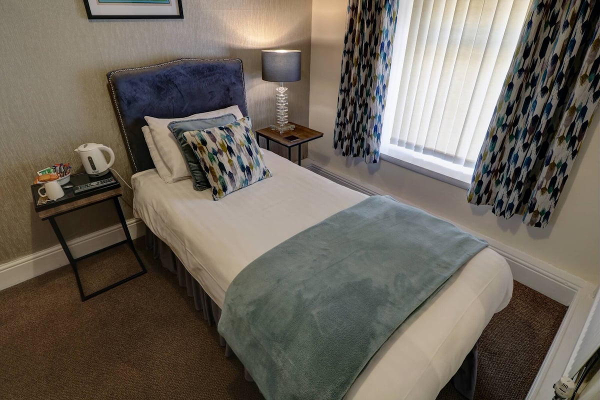 Standard Single Room, Ensuite | 1 bedroom, memory-foam beds, free WiFi, bed sheets