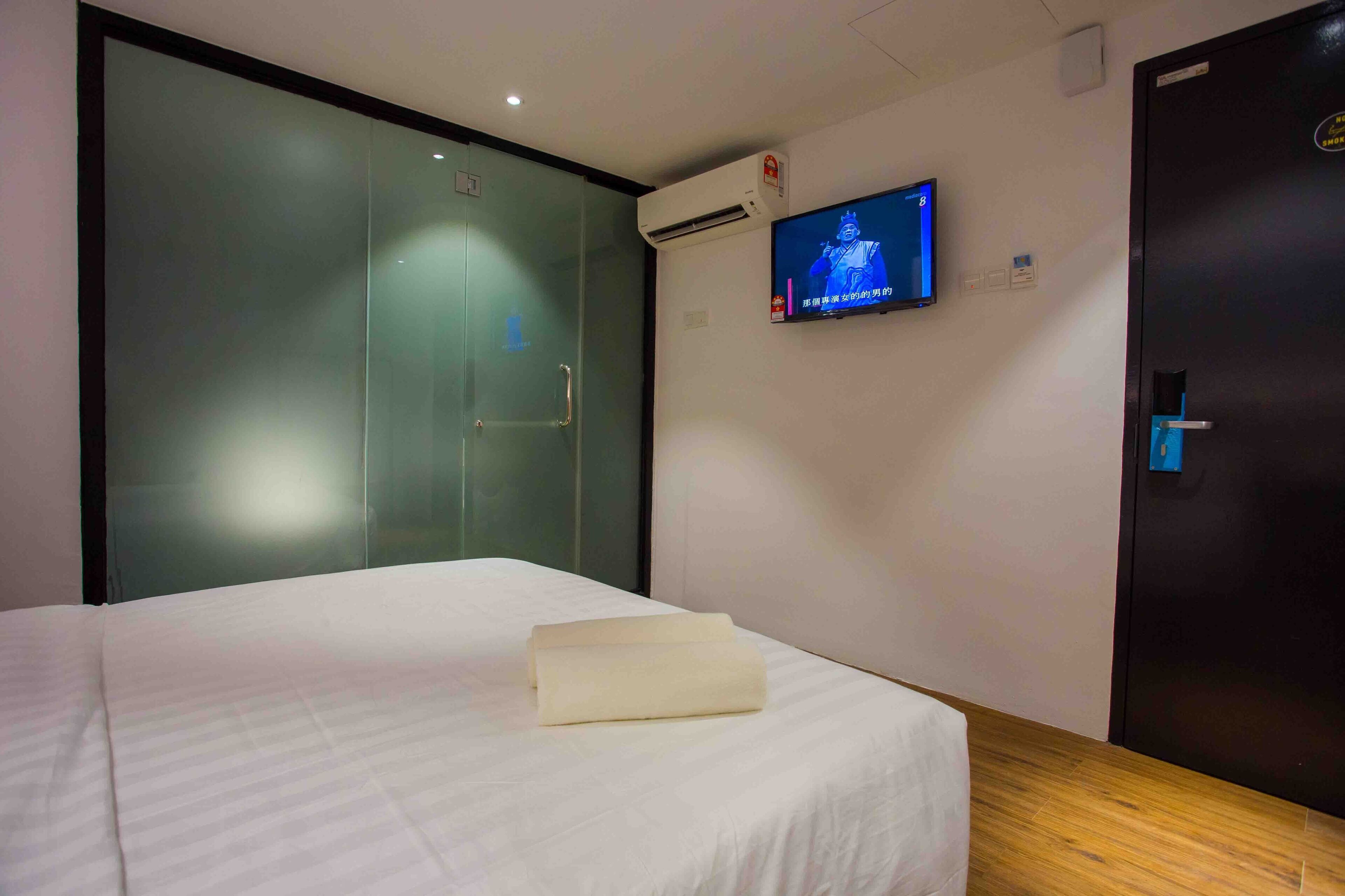 superior king, no windows | in-room safe, desk, laptop workspace, blackout curtains