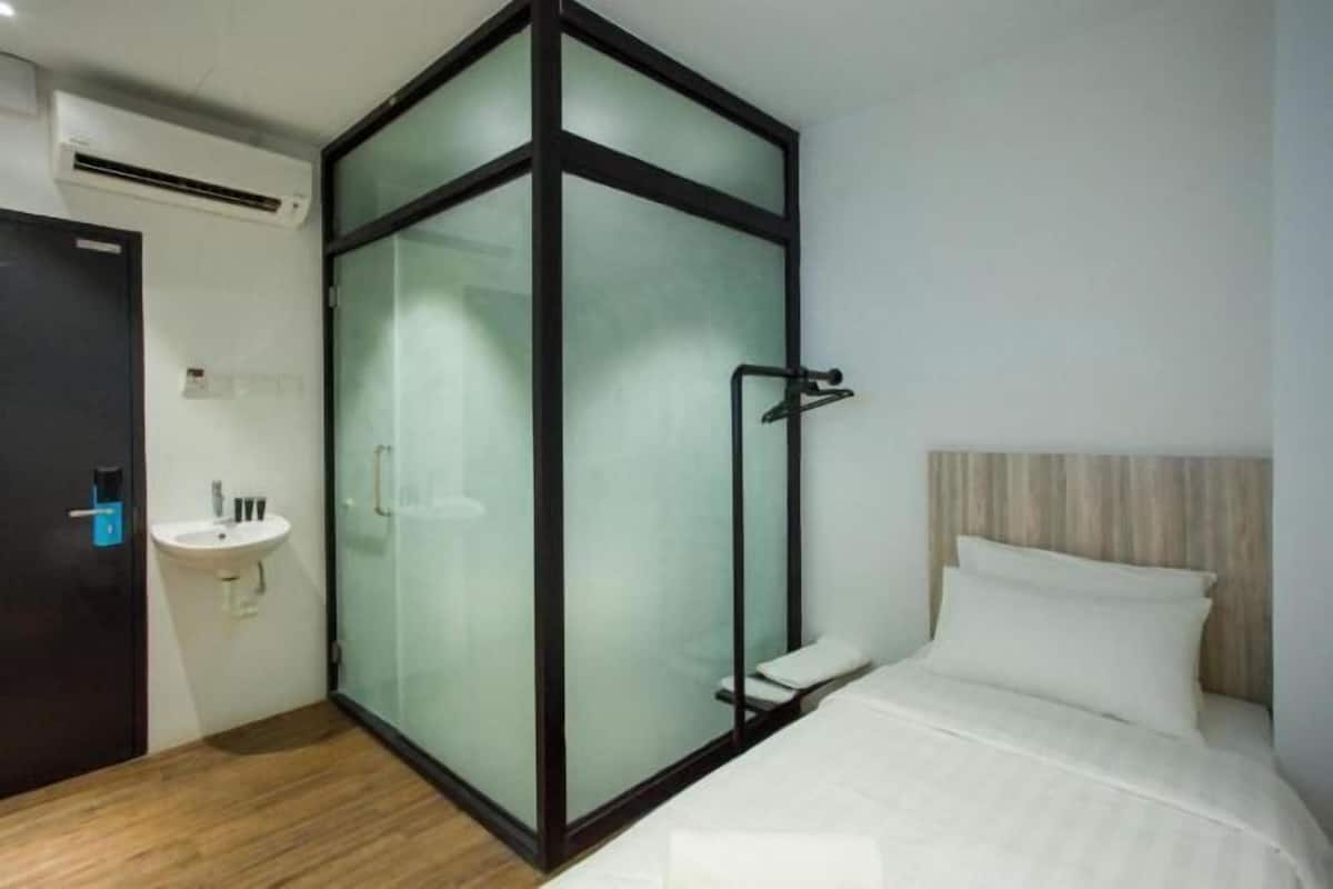 1 chambre, coffres-forts dans les chambres, bureau