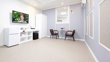 客房 (Ondol) | 办公桌、遮光窗帘、隔音、免费 WiFi