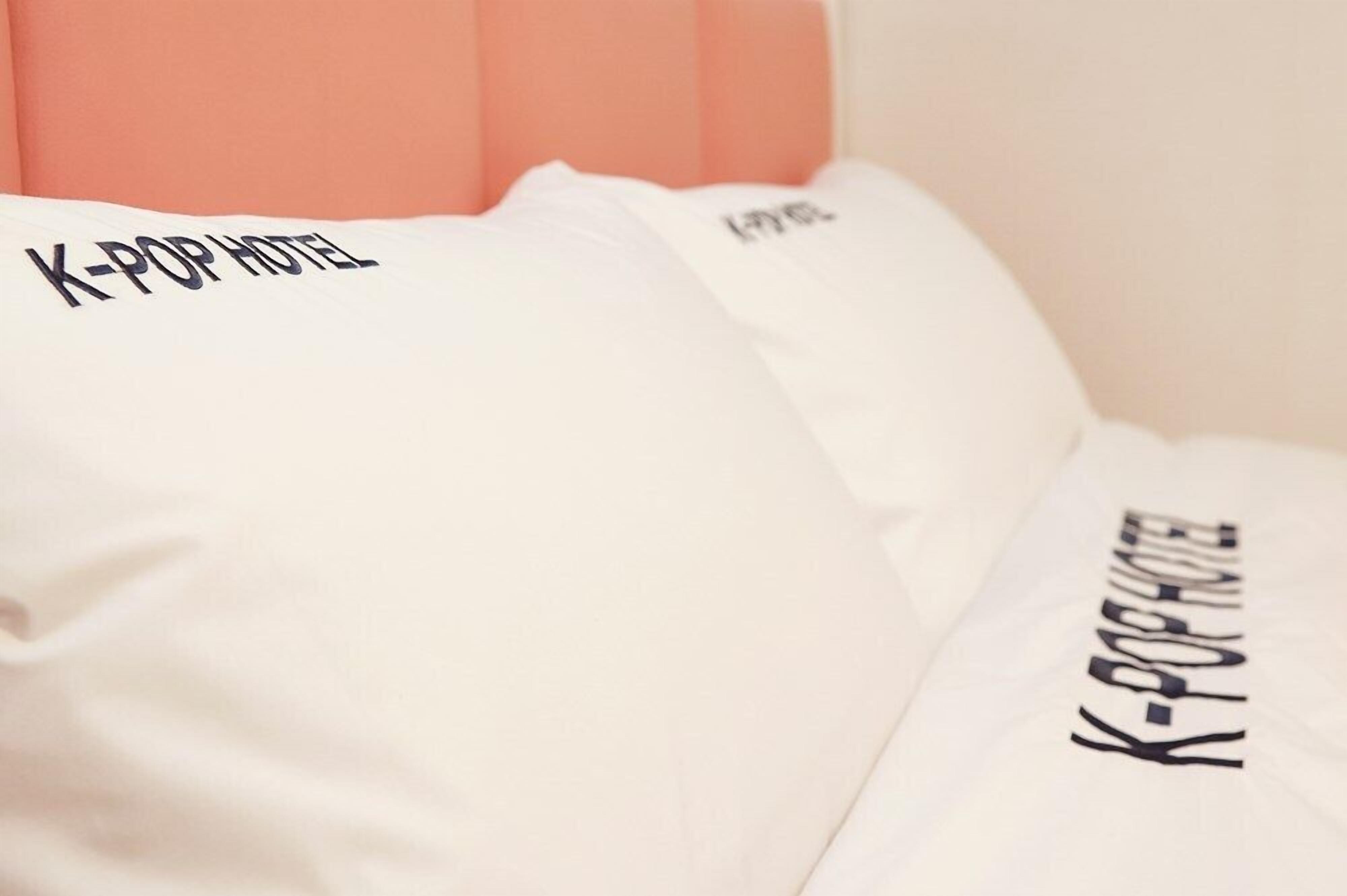 desk, blackout curtains, soundproofing, free wifi