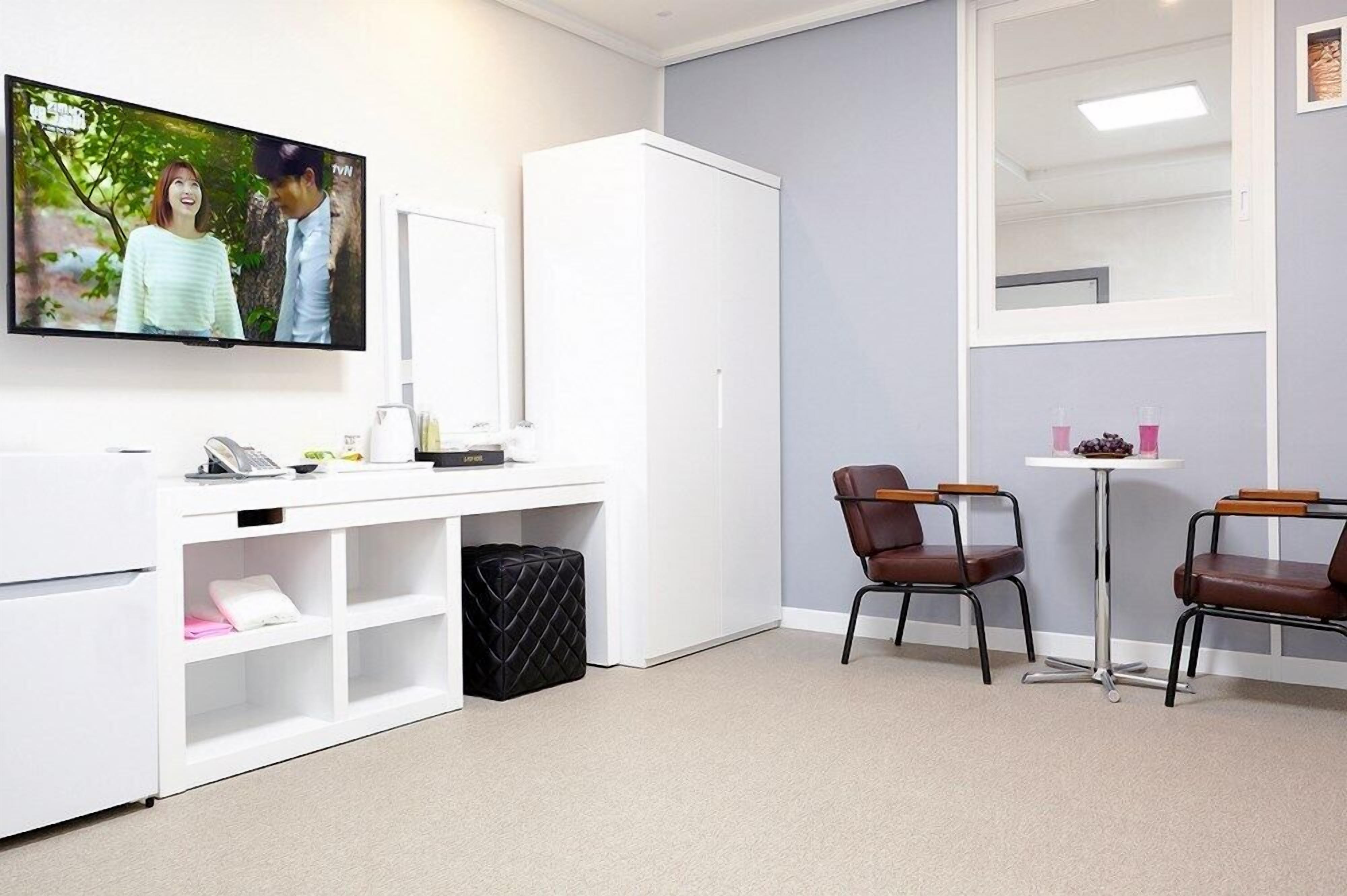 room (ondol) | desk, blackout curtains, soundproofing, free wifi