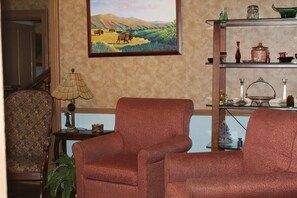 Netflix, pay movies - Savvy Singing Waters (Onekama)