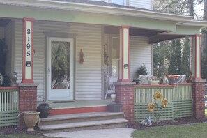 Eenvoudig appartement, niet-roken, kitchenette | Een strijkplank/strijkijzer, gratis wifi