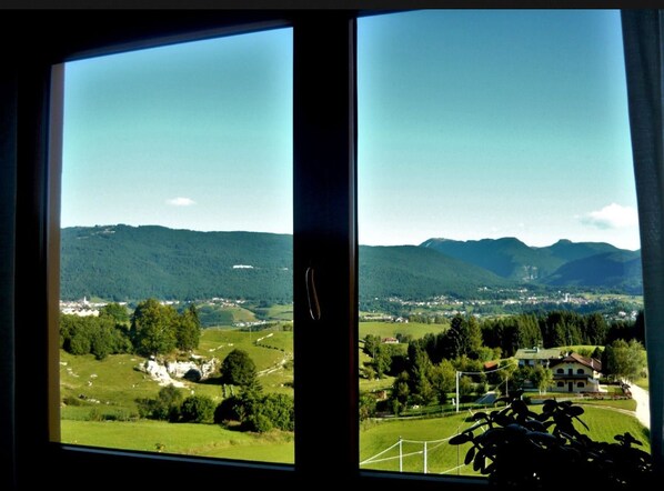 View from room - Hotel Ristorante Belvedere (Roana)