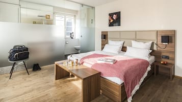 Schreibtisch, kostenloses WLAN, Bettwäsche
