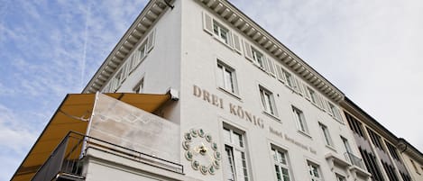 Bagian depan properti