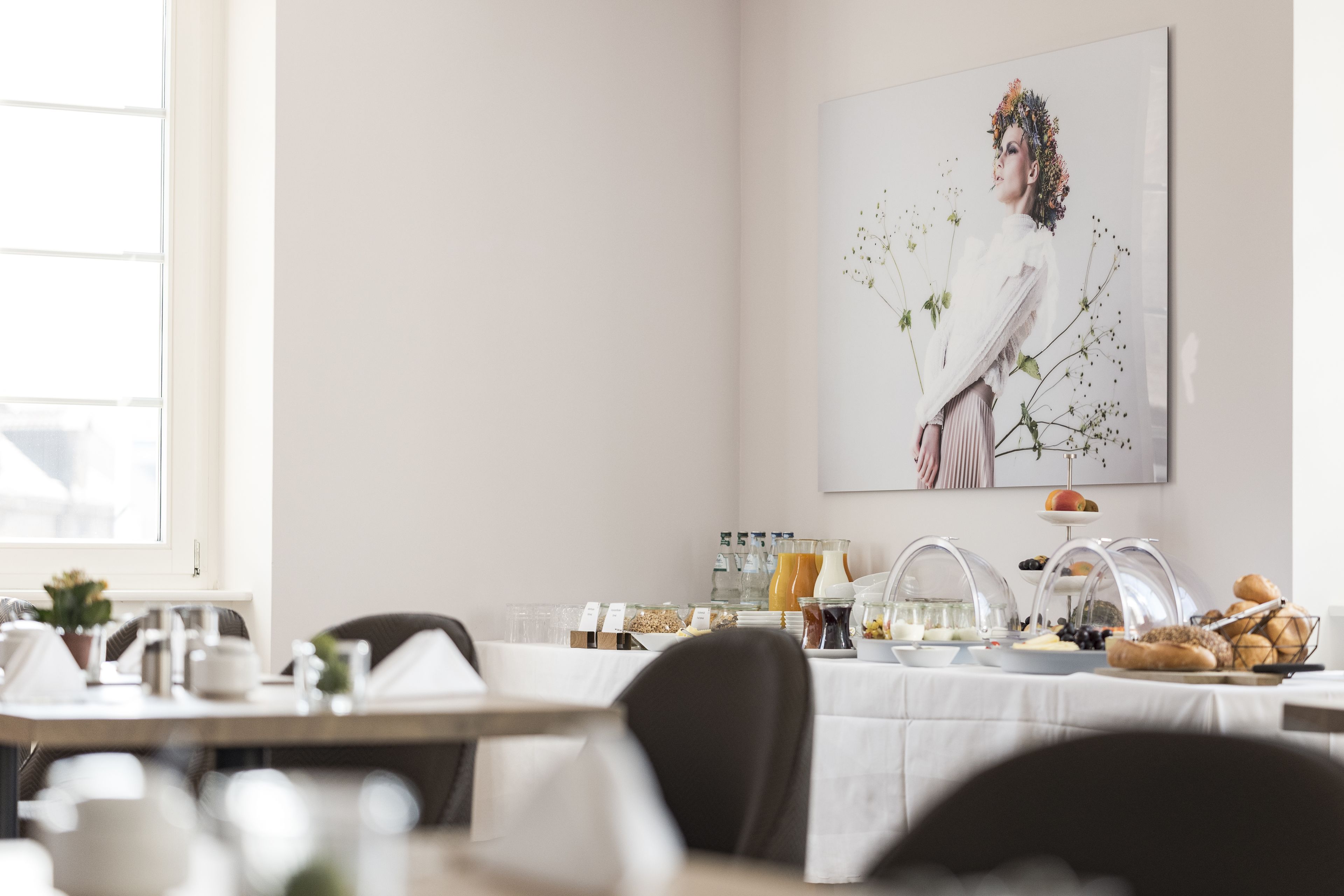 daily buffet breakfast (eur 11 per person)