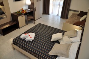 Deluxe Quadruple Room, Multiple Beds, Non Smoking - B&B Kalurya (Lecce)