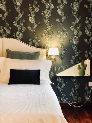 Deluxe Double Room (11) | Premium bedding, down comforters, memory foam beds, minibar