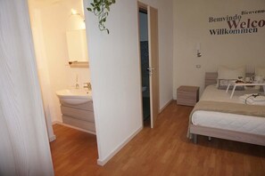 Executive Double Room, 1 Queen Bed, Non Smoking, Ground Floor | Minibar, in-room safe, desk, blackout drapes