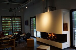 Fireplace - Auberge Des VoyaJoueurs (Monteneuf)