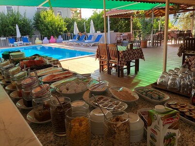 Ferah Hotel