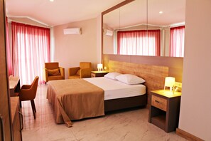 Desk, iron/ironing board, free WiFi - Ferah Hotel (Kas)