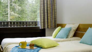 Tweepersoonskamer, niet-roken | Verduisterende gordijnen, een strijkplank/strijkijzer, gratis babybedden