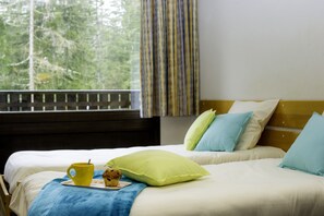 Double Room, Non Smoking | Blackout drapes, iron/ironing board, free cribs/infant beds, free WiFi