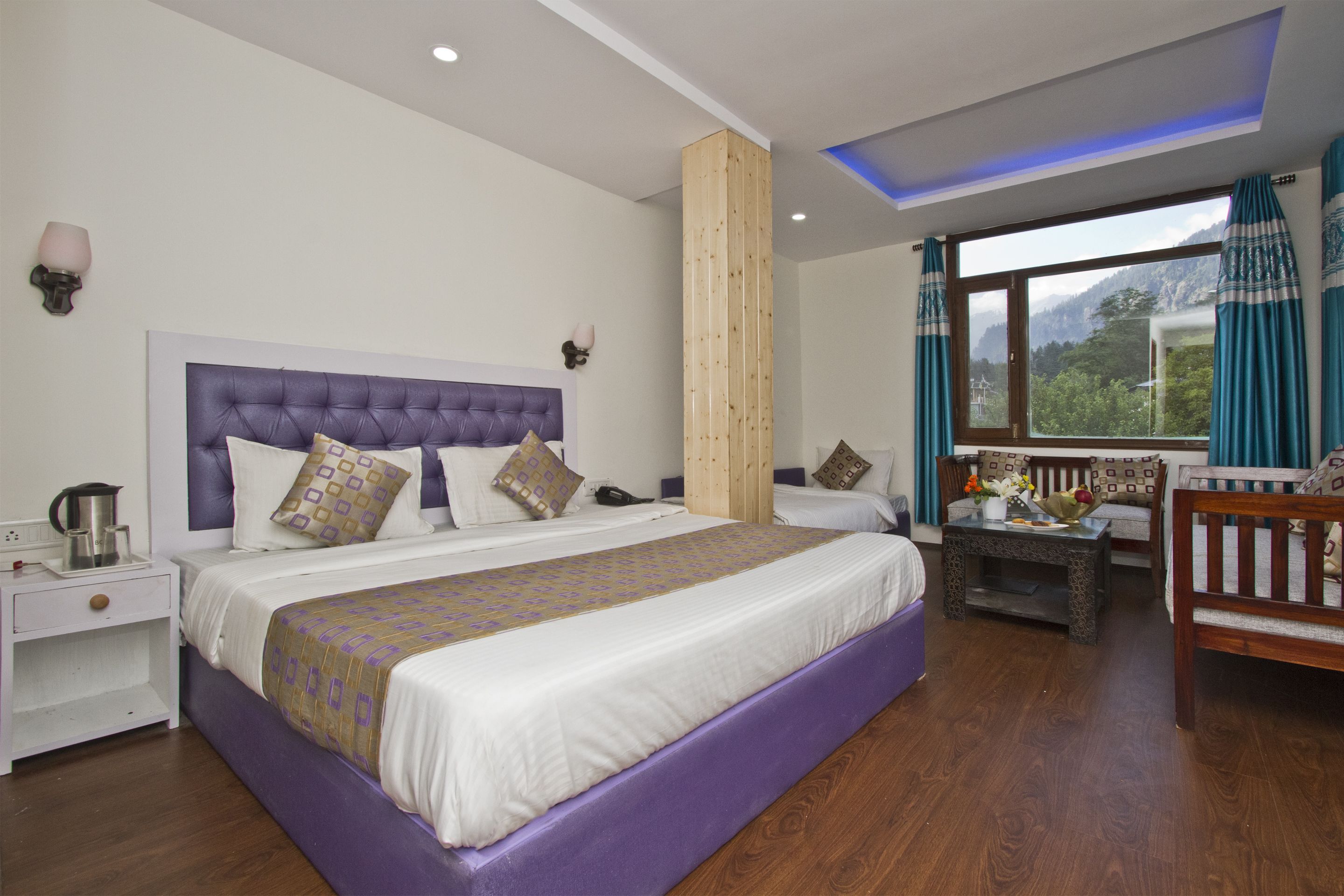 Deluxe Double or Twin Room | Egyptian cotton sheets, individually decorated, individually furnished