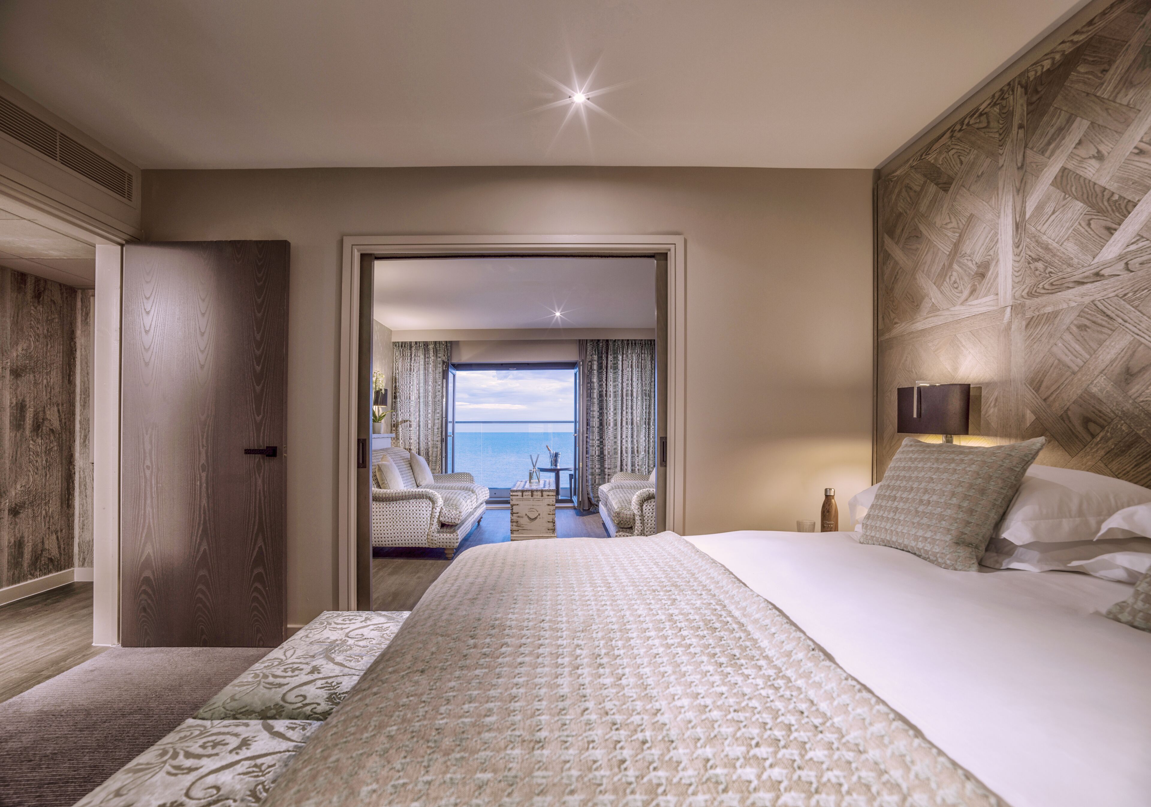 Suite, 1 King Bed, Sea View | In-room safe, desk, laptop workspace, blackout curtains
