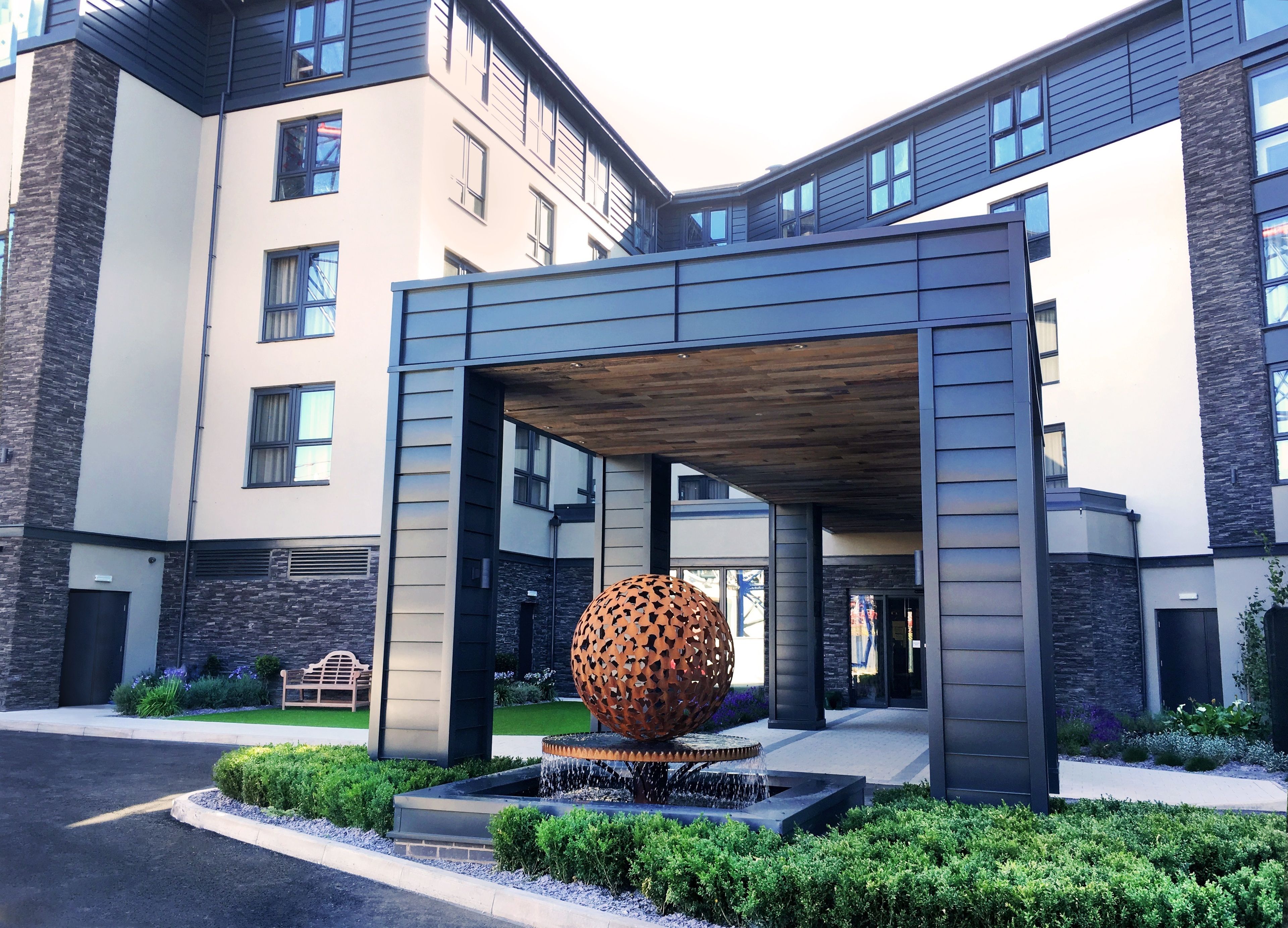 Photo - Boulevard Hotel