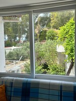 Huoneisto, 1 makuuhuone | Näkymä puutarhaan