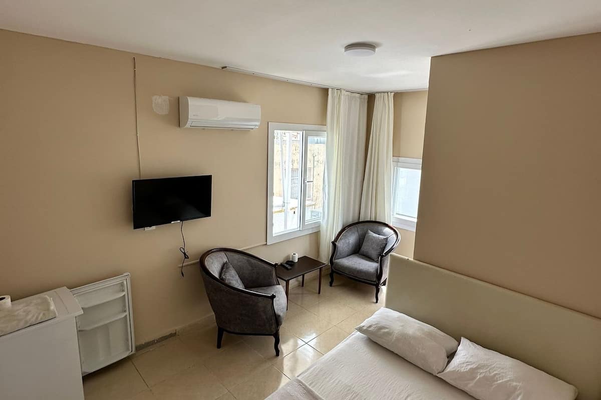 Double Room | 1 bedroom, premium bedding, desk, free WiFi