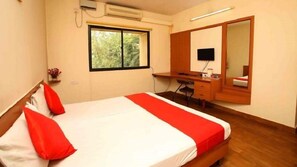 In-room safe, iron/ironing board, free WiFi, bed sheets