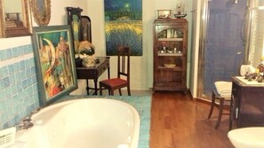 Suite | Bathroom