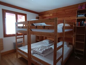 2 bedrooms - Ski-in/ski-out apartment with large terrace, pet friendly, closed garage (Montgenèvre)